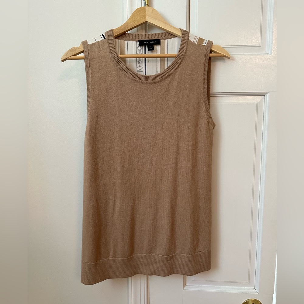 Ann Taylor Sleeveless Knit Top scarf print back